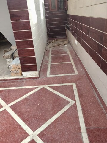 Balcony in 1.5 BHK Apartment at RWA Apartments Sector 70, Sector 70 – for Rent