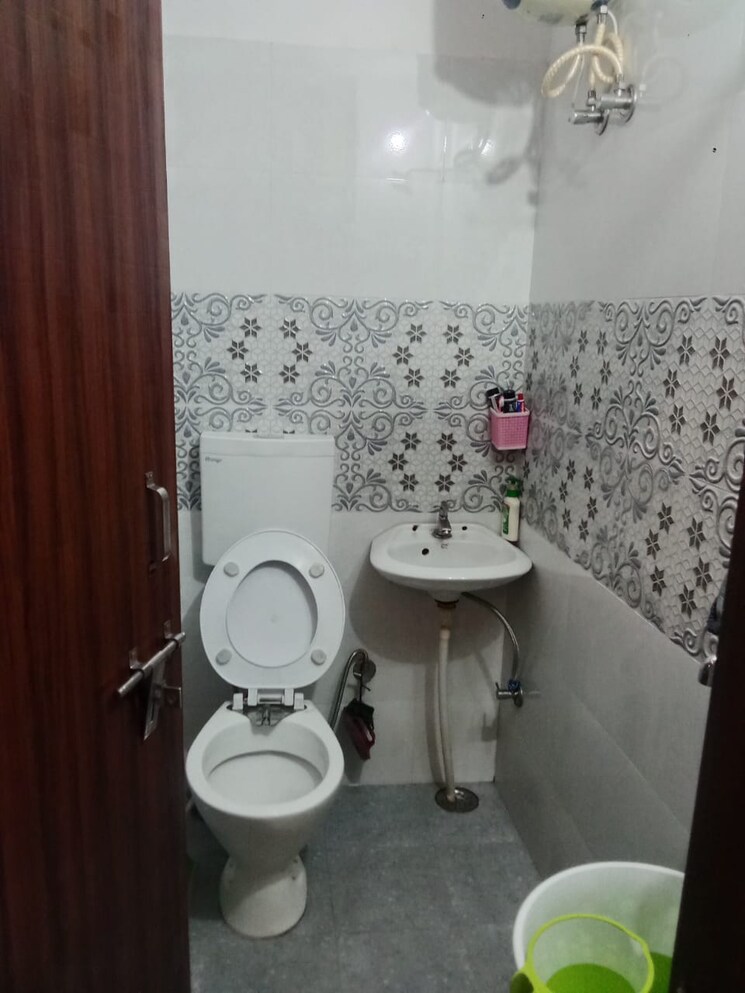 Bathroom, raja park 2 Bedroom 800 Sq.Ft. Apartment In Raja Park Jaipur 9687011
