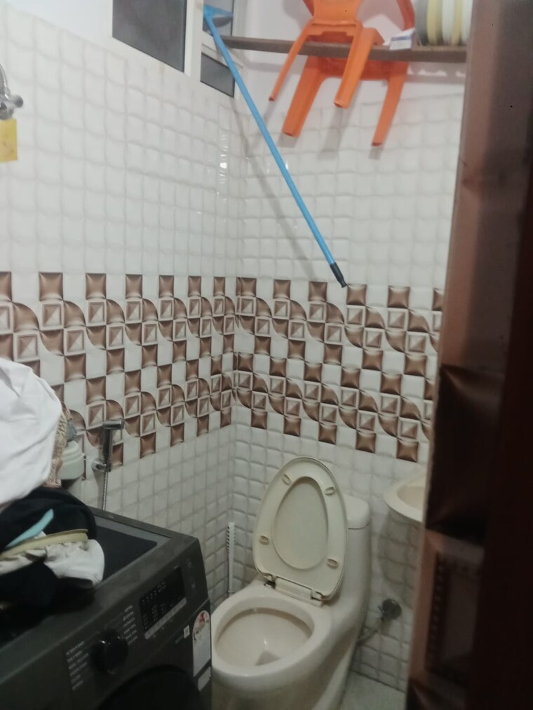 Bathroom, raja park 2 Bedroom 800 Sq.Ft. Apartment In Raja Park Jaipur 9687011