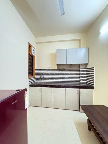 Furnished Amenities in 1 BHK Builder Floor at Saket – for Rent