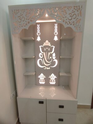 Furnished Amenities in 3.5 BHK Builder Floor at Sector 9a – for Sale