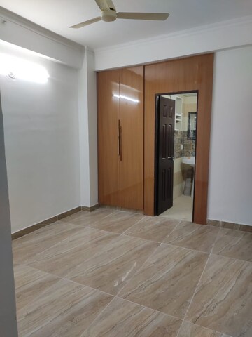 Room in 2 BHK Independent House at Mu 1 Greater Noida – for Sale