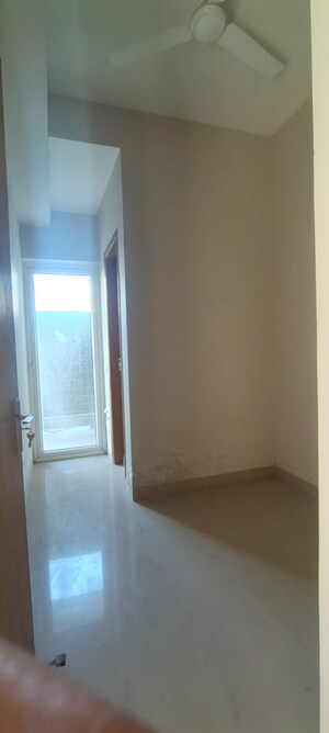 Room in 3.5 BHK Apartment at Spaze Kalistaa, Sector 84 – for Rent