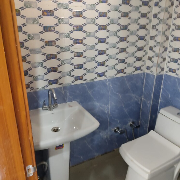 Team Area, dwarka mor 1 Bedroom 40 Sq.Yd. Builder Floor In Dwarka Mor Delhi 9687140