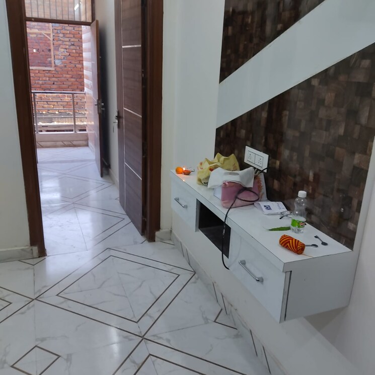 Balcony, dwarka mor 1 Bedroom 40 Sq.Yd. Builder Floor In Dwarka Mor Delhi 9687140