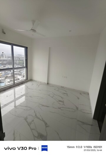 Room in 1 BHK Apartment at Prabhav Society, Santacruz East – for Rent