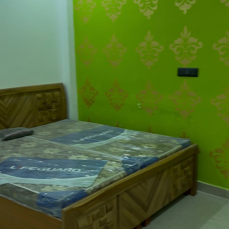 Bedroom, sector 63a 1.5 Bedroom 800 Sq.Ft. Builder Floor In Sector 63a Noida 9687152