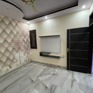 Room in 2 BHK Builder Floor at Dwarka Mor – for Rent