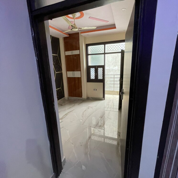 Room, dwarka mor 2 Bedroom 60 Sq.Yd. Builder Floor In Dwarka Mor Delhi 9687157