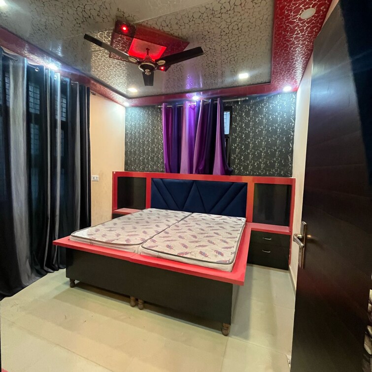 Bedroom, uttam nagar 2 Bedroom 60 Sq.Yd. Builder Floor In Uttam Nagar Delhi 9687192