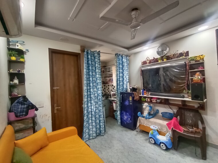 Living Room, govindpuri 2.5 Bedroom 84 Sq.Yd. Builder Floor In Govindpuri Delhi 9687395