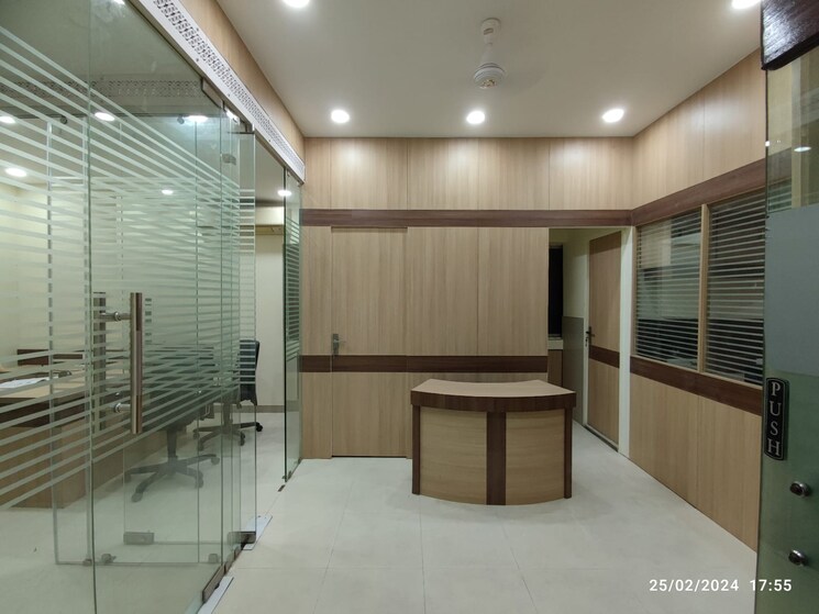 Team Area, park street Commercial Office Space 750 Sq.Ft. In Park Street Kolkata 9687317