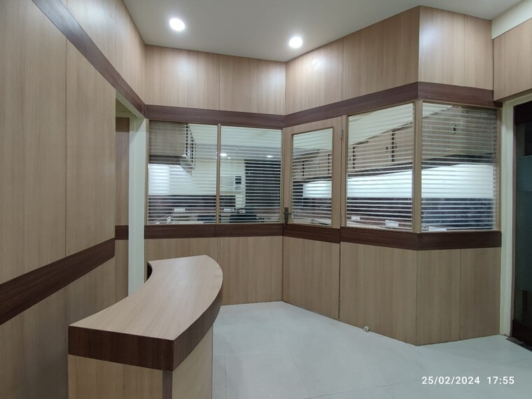 Team Area, park street Commercial Office Space 750 Sq.Ft. In Park Street Kolkata 9687317