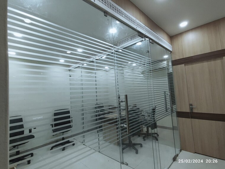 Team Area, park street Commercial Office Space 750 Sq.Ft. In Park Street Kolkata 9687317