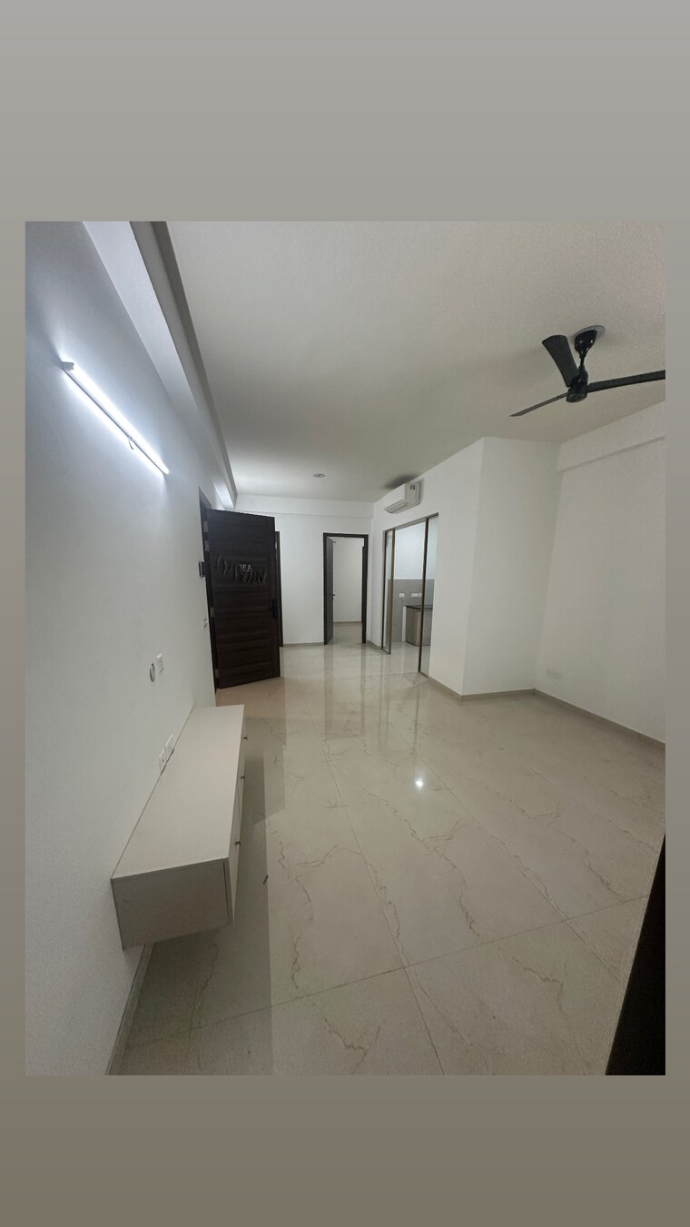 undefined, smart-world-orchard 3 Bedroom 1680 Sq.Ft. Apartment In Sector 61 Gurgaon 9687336