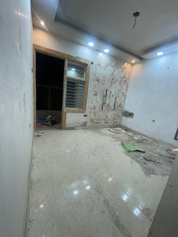 Room in 2 BHK Apartment at Silver Apartments New Sanghavi, New Sanghavi – for Rent