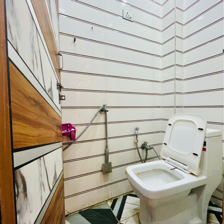 Bathroom, dwarka mor 2 Bedroom 55 Sq.Yd. Builder Floor In Dwarka Mor Delhi 9687459