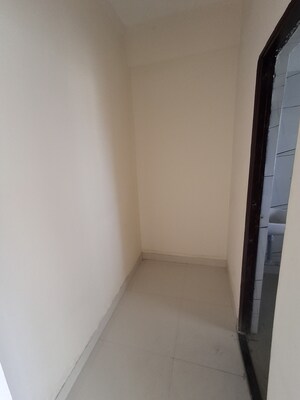 Room in 3 BHK Apartment at New Manish Nagar – for Rent
