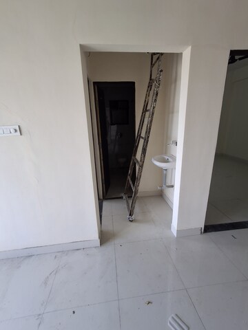 Furnished Amenities in 3 BHK Apartment at New Manish Nagar – for Rent