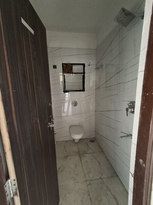 Building Lobby in 3 BHK Apartment at New Manish Nagar – for Rent