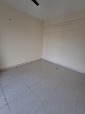 Room in 3 BHK Apartment at New Manish Nagar – for Rent