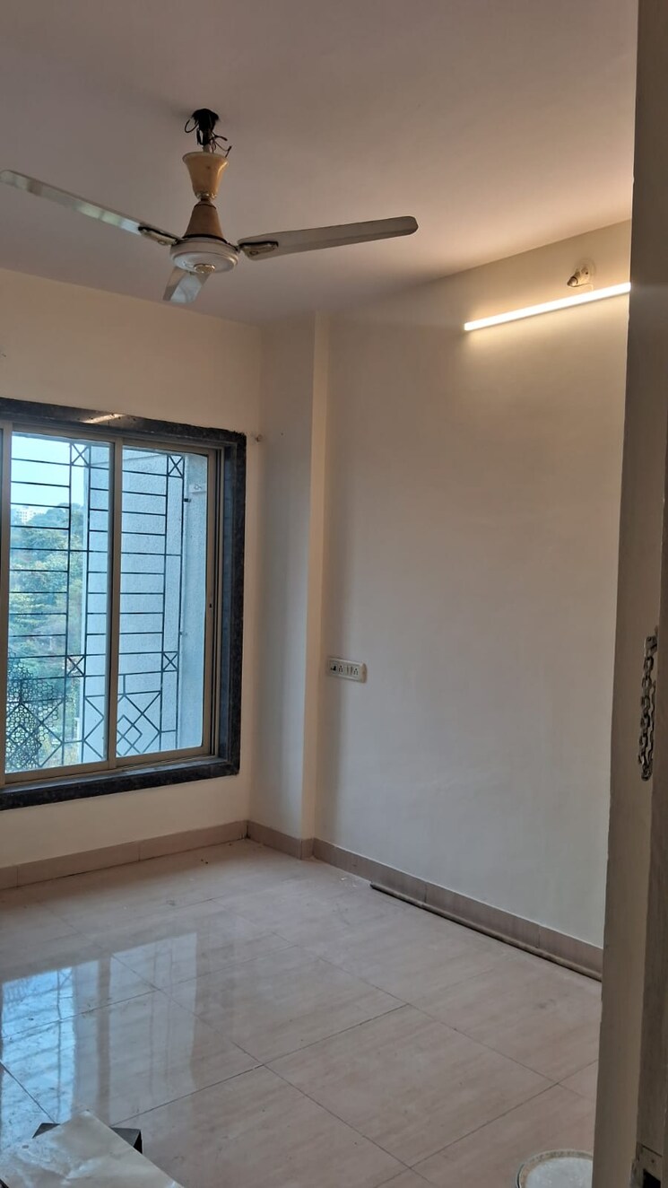 Room, sanghvi-hills 3 Bedroom 1100 Sq.Ft. Apartment In Ghodbunder Road Thane 9687474