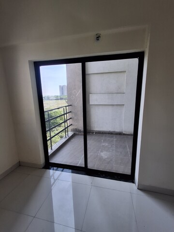 Furnished Amenities in 3 BHK Apartment at New Manish Nagar – for Rent
