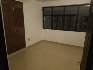 Room in 4 BHK Apartment at Sector 5 Dwarka – for Sale