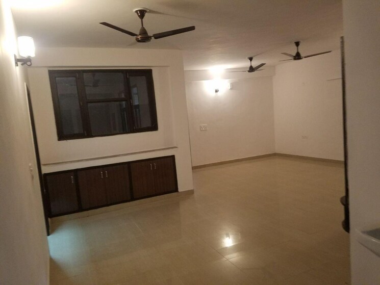 Room, sector 5 dwarka 4 Bedroom 2200 Sq.Ft. Apartment In Sector 5 Dwarka Delhi 9687494