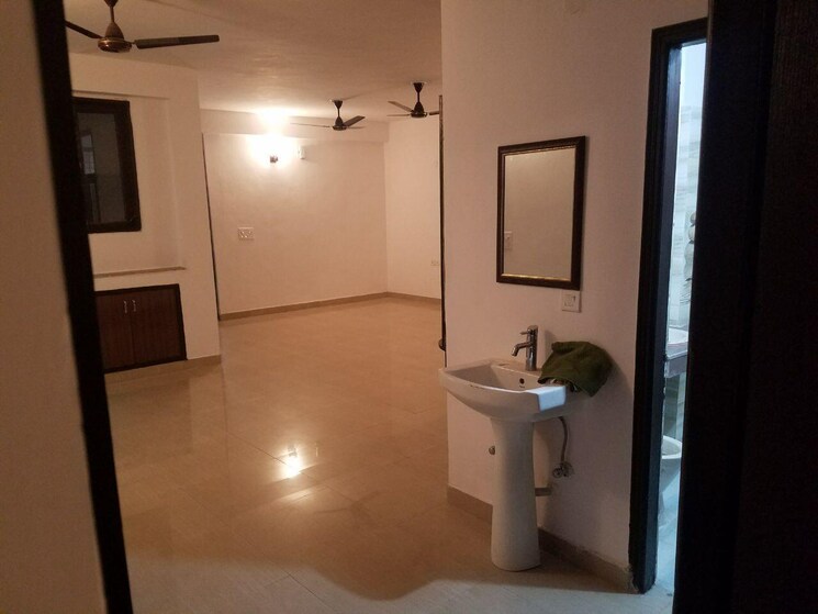 Room, sector 5 dwarka 4 Bedroom 2200 Sq.Ft. Apartment In Sector 5 Dwarka Delhi 9687494