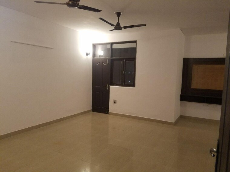 Room, sector 5 dwarka 4 Bedroom 2200 Sq.Ft. Apartment In Sector 5 Dwarka Delhi 9687494