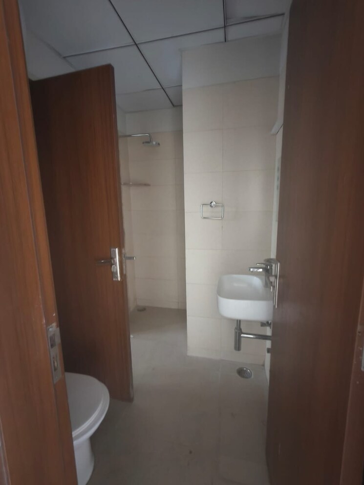 Master Bedroom, central-park-cerise-suites 3 Bedroom 1210 Sq.Ft. Builder Floor In Sohna Sector 33 Gurgaon 9687508