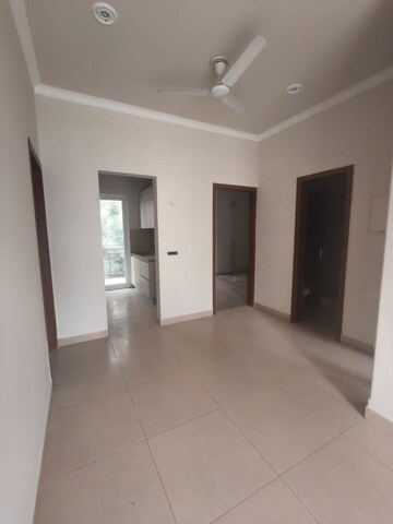 Room in 3 BHK Builder Floor at Central Park Cerise Suites, Sohna Sector 33 – for Rent