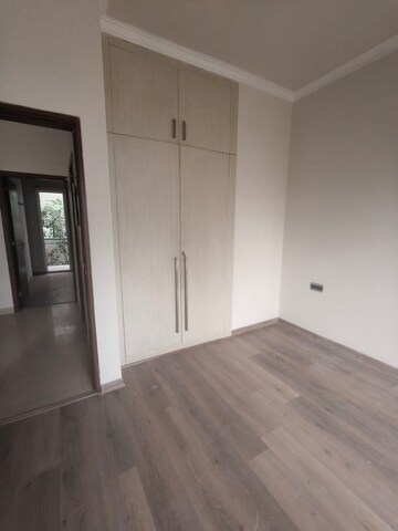 Room in 3 BHK Builder Floor at Central Park Cerise Suites, Sohna Sector 33 – for Rent