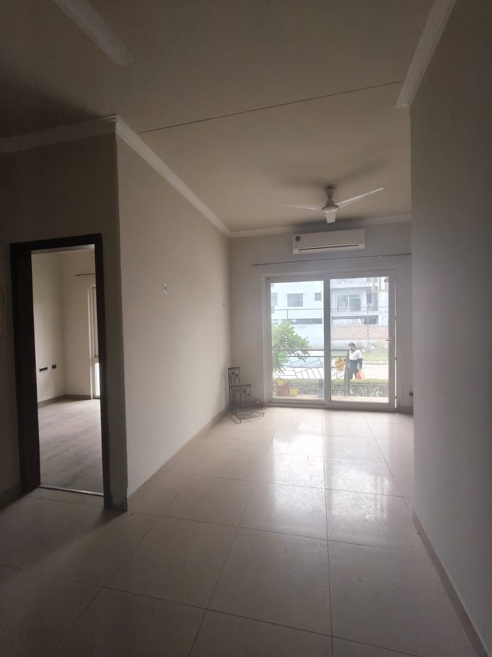 3 BHK + Study Room 1210 Sq.Ft. Builder Floor in Central Park Cerise Suites