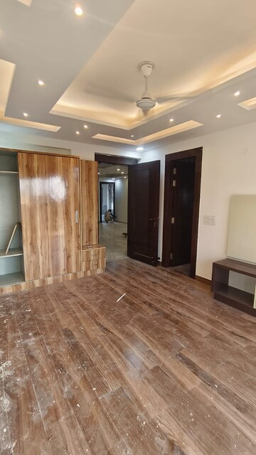 Room in 3 BHK Builder Floor at Palam Vihar – for Rent