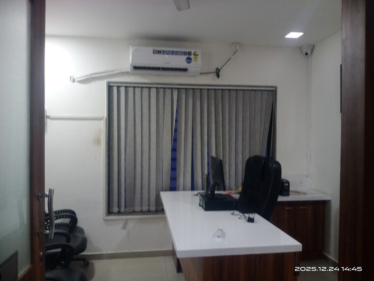 Team Area, alkapuri Commercial Office Space 350 Sq.Ft. In Alkapuri Vadodara 9687517