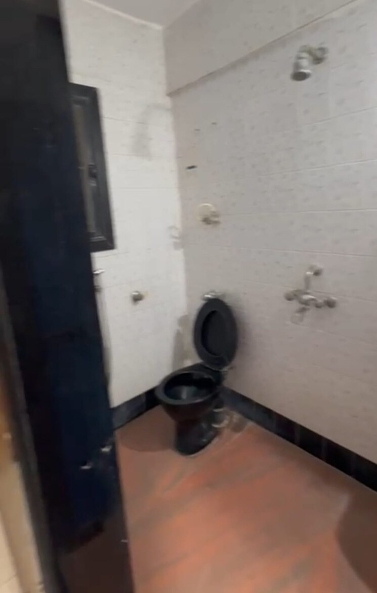 Bathroom, tulsidham-complex 2 Bedroom 730 Sq.Ft. Apartment In Kapur Bawdi Thane 9687531