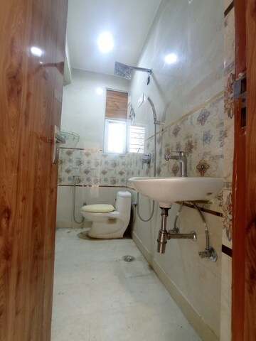 Bathroom in 3 BHK Apartment at Sector 13 Dwarka – for Rent