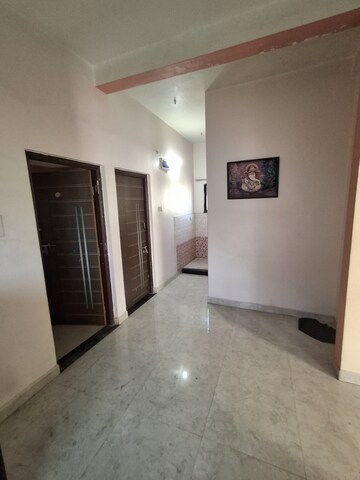 Furnished Amenities in 2 BHK Villa at New Manish Nagar – for Rent