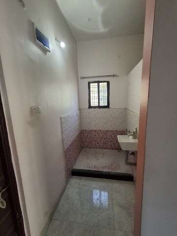 Bedroom in 2 BHK Villa at New Manish Nagar – for Rent