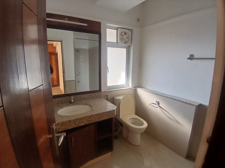 Living Room, dlf-the-royalton-tower 4 Bedroom 3105 Sq.Ft. Apartment In Dlf Phase V Gurgaon 9687528