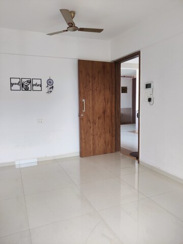 Room in 2 BHK Apartment at Deiv Virat Grandeur, Thakurli – for Rent