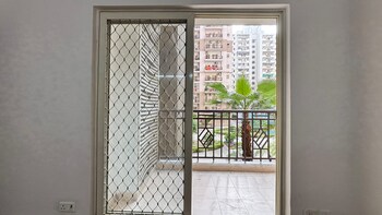 Amrapali Crystal Homes