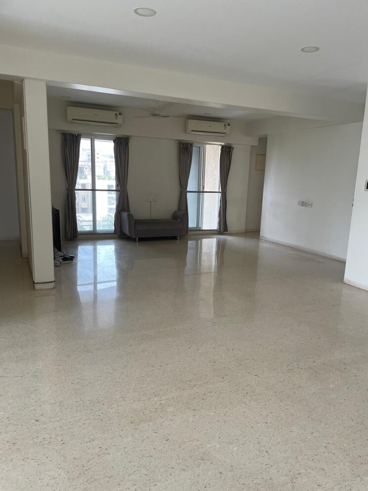 Room, supreme-badrinath 3 Bedroom 1130 Sq.Ft. Apartment In Khar West Mumbai 9687575