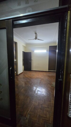 Bathroom in 3 BHK Apartment at Gulmohar Garden, Sector 44 – for Rent