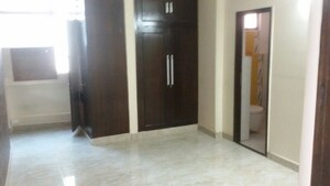 Room in 3 BHK Apartment at Gulmohar Garden, Sector 44 – for Rent
