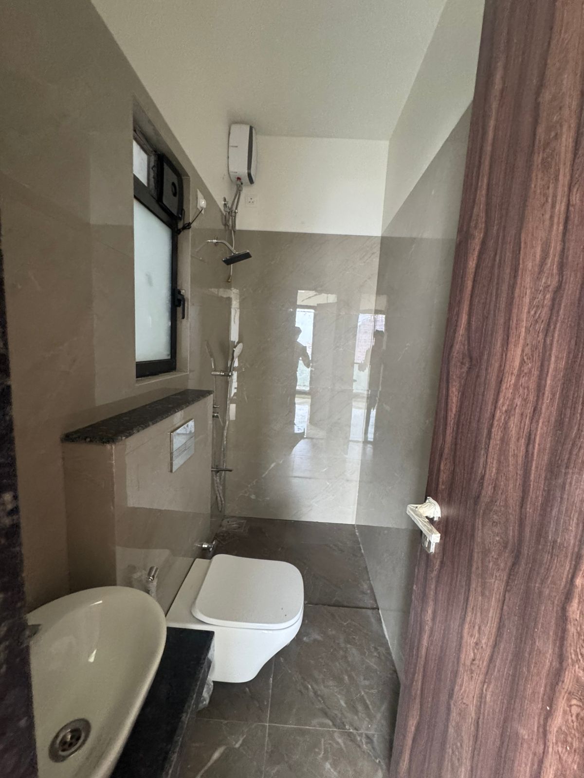 Bathroom, bandra west 2 Bedroom 662 Sq.Ft. Apartment In Bandra West Mumbai 9687589