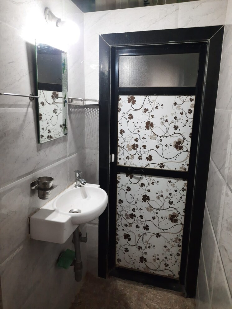 Bathroom, rustomjee-urbania-azziano 3 Bedroom 1595 Sq.Ft. Apartment In Thane West Thane 9687603