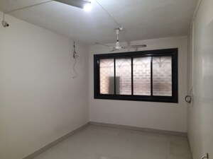 Room in 3 BHK Apartment at Rustomjee Urbania Azziano, Thane West – for Rent